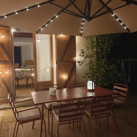 Detached House With Garden Vakantiehuis *