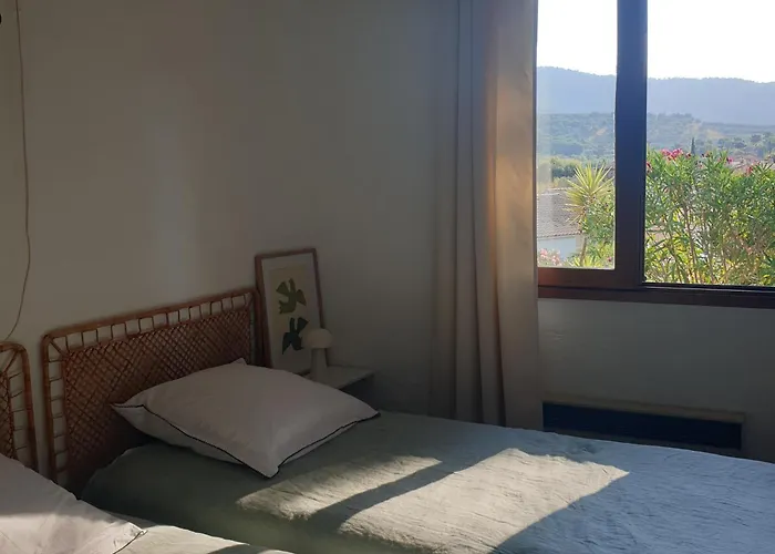 Vakantiehuis Detached House With Garden