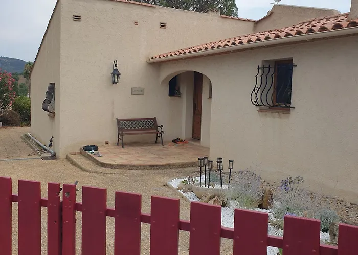 Ferienhaus Detached House With Garden